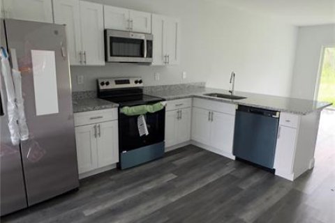 Apartamento en alquiler en Port Charlotte, Florida, 3 dormitorios, 107.95 m2 № 1919535 - foto 6