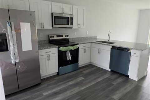 Apartamento en alquiler en Port Charlotte, Florida, 3 dormitorios, 107.95 m2 № 1919535 - foto 5