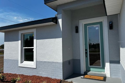 House in Citrus Springs, Florida 3 bedrooms, 131.09 sq.m. № 1679105 - photo 1