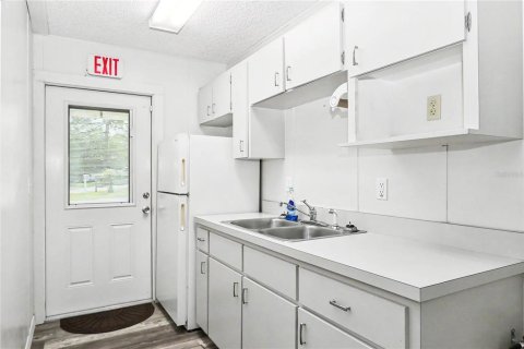 Immobilier commercial à vendre à Dunnellon, Floride: 107.4 m2 № 2323281 - photo 10