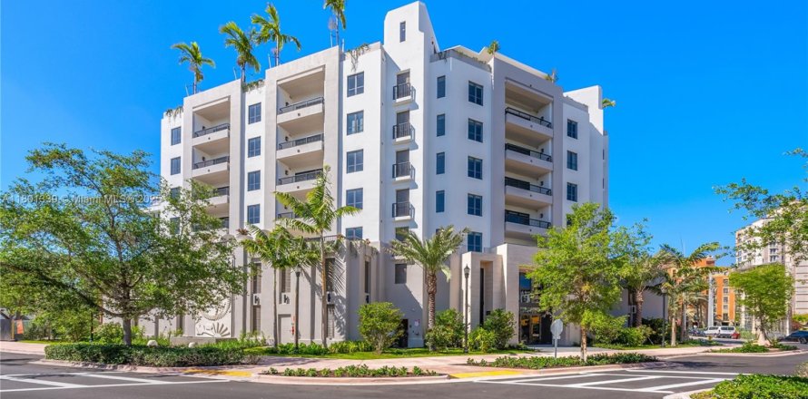 Condominio en Coral Gables, Florida, 2 dormitorios  № 1939998