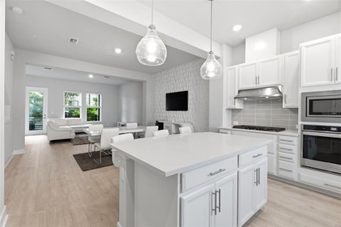Townhouse in Tampa, Florida 3 bedrooms, 173.54 sq.m. № 2195823 - photo 13