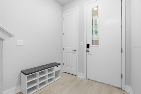 Townhouse in Tampa, Florida 3 bedrooms, 173.54 sq.m. № 2195823 - photo 6