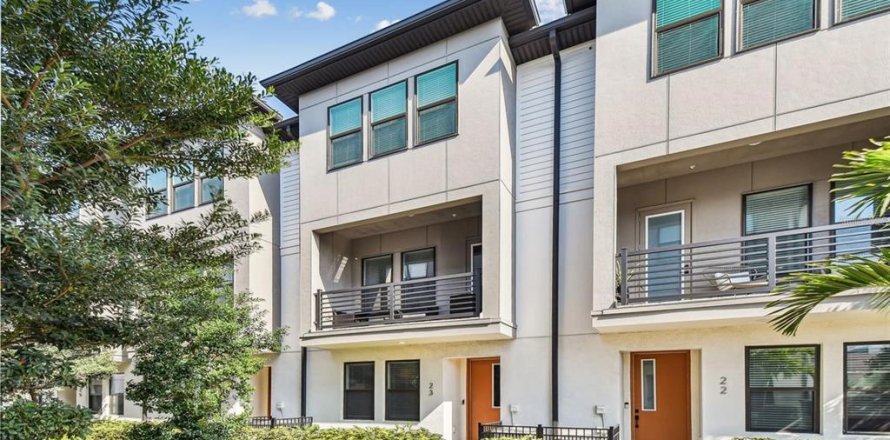 Townhouse in Tampa, Florida 3 bedrooms, 173.54 sq.m. № 2195823