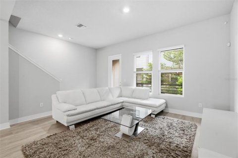 Townhouse in Tampa, Florida 3 bedrooms, 173.54 sq.m. № 2195823 - photo 19