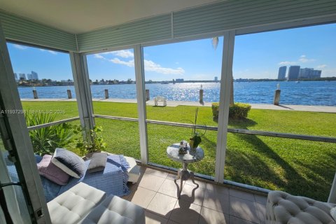 Condo in Aventura, Florida, 1 bedroom № 1995393