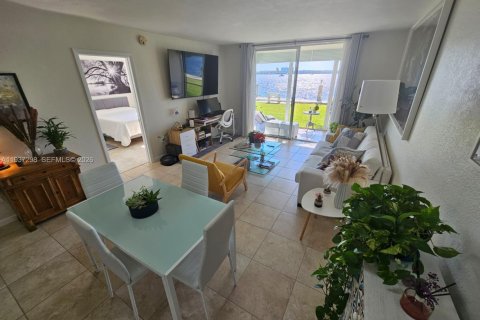 Condo in Aventura, Florida, 1 bedroom  № 1995393 - photo 7