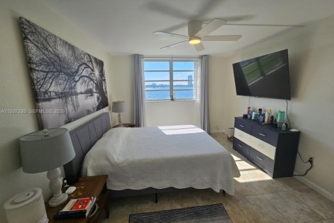 Condo in Aventura, Florida, 1 bedroom  № 1995393 - photo 15