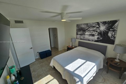 Condo in Aventura, Florida, 1 bedroom  № 1995393 - photo 12