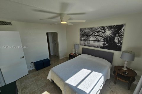 Condo in Aventura, Florida, 1 bedroom  № 1995393 - photo 14
