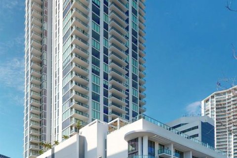 Condo in Saint Petersburg, Florida, 2 bedrooms  № 1919127 - photo 1