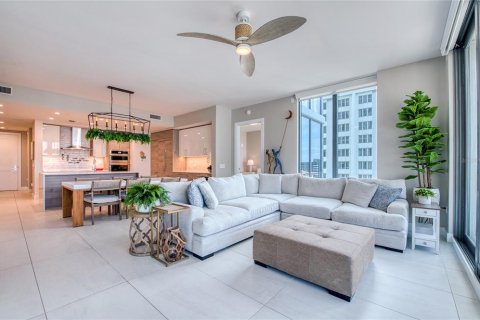 Condo in Saint Petersburg, Florida, 2 bedrooms  № 1919127 - photo 7