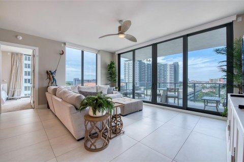 Condo in Saint Petersburg, Florida, 2 bedrooms  № 1919127 - photo 6