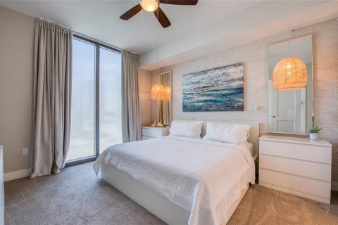 Condo in Saint Petersburg, Florida, 2 bedrooms  № 1919127 - photo 21