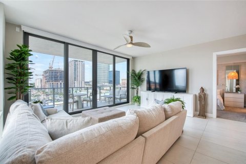 Condo in Saint Petersburg, Florida, 2 bedrooms  № 1919127 - photo 3