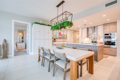 Condo in Saint Petersburg, Florida, 2 bedrooms  № 1919127 - photo 11