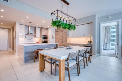 Condo in Saint Petersburg, Florida, 2 bedrooms  № 1919127 - photo 4