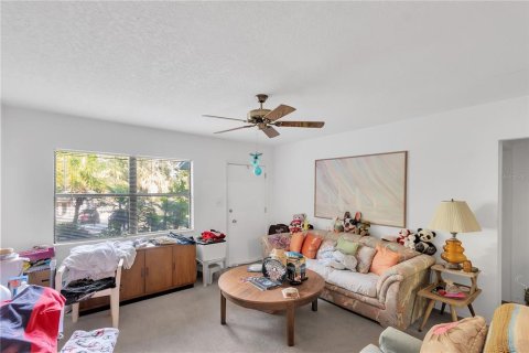 Casa en venta en Palm Harbor, Florida, 2 dormitorios, 120.4 m2 № 1852693 - foto 9