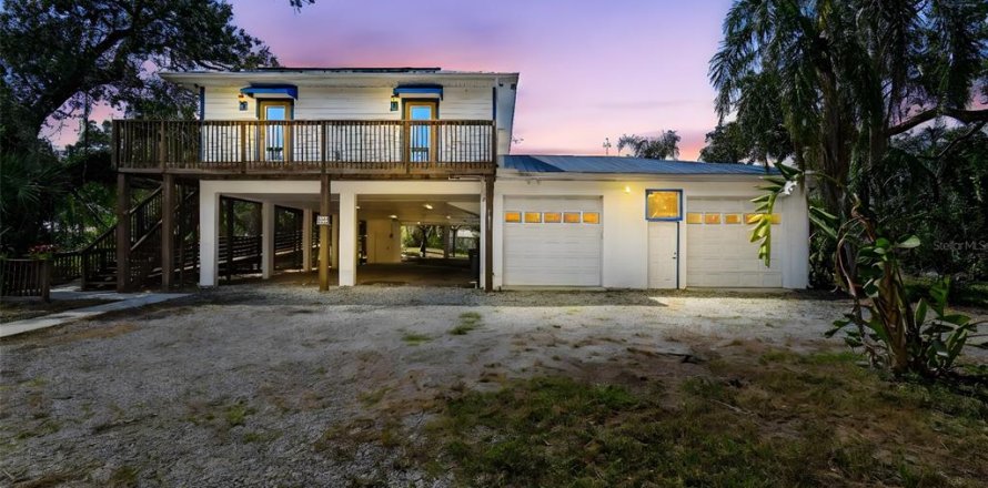 Casa en Tarpon Springs, Florida 3 dormitorios, 213.3 m2 № 1825402