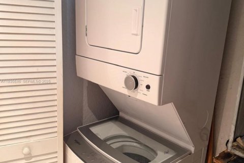 Condominio en alquiler en Coral Springs, Florida, 2 dormitorios, 74.32 m2 № 1993950 - foto 14