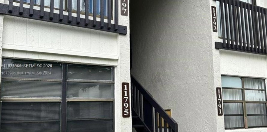 Condominio en Coral Springs, Florida, 2 dormitorios  № 1993950