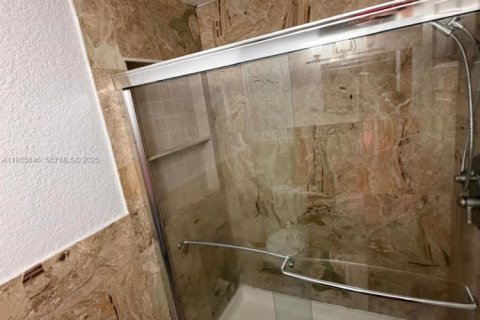 Condominio en alquiler en Coral Springs, Florida, 2 dormitorios, 74.32 m2 № 1993950 - foto 13