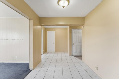 Villa ou maison à vendre à Hallandale Beach, Floride: 4 chambres, 105.07 m2 № 2050316 - photo 13