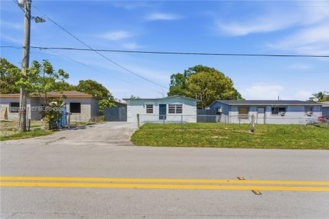 Villa ou maison à vendre à Hallandale Beach, Floride: 4 chambres, 105.07 m2 № 2050316 - photo 29