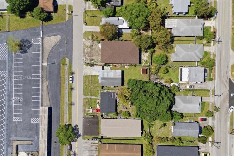 Villa ou maison à vendre à Hallandale Beach, Floride: 4 chambres, 105.07 m2 № 2050316 - photo 30