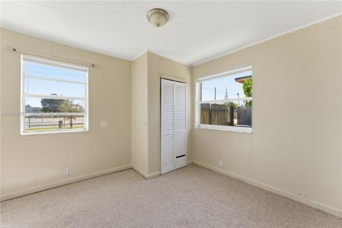 Villa ou maison à vendre à Hallandale Beach, Floride: 4 chambres, 105.07 m2 № 2050316 - photo 9