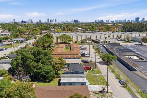 Villa ou maison à vendre à Hallandale Beach, Floride: 4 chambres, 105.07 m2 № 2050316 - photo 26