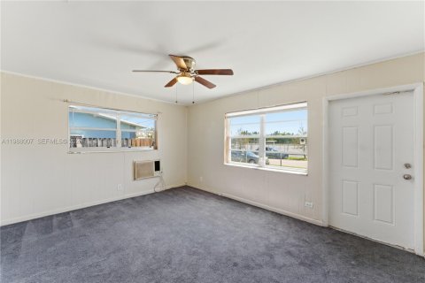 Villa ou maison à vendre à Hallandale Beach, Floride: 4 chambres, 105.07 m2 № 2050316 - photo 17