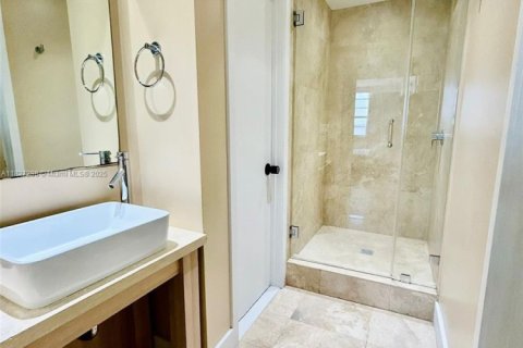 Copropriété à louer à Miami Beach, Floride: 2 chambres, 104.98 m2 № 2183460 - photo 12