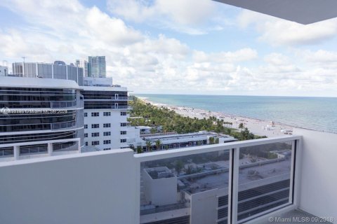 Copropriété à louer à Miami Beach, Floride: 2 chambres, 104.98 m2 № 2183460 - photo 13