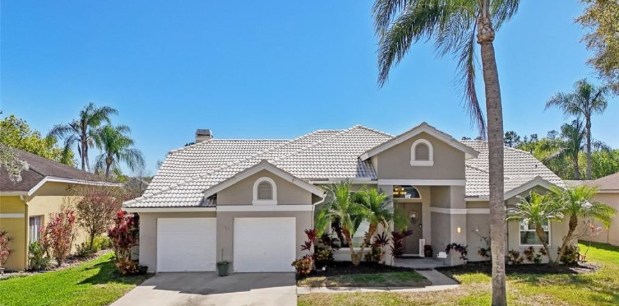 House in Tarpon Springs, Florida 4 bedrooms, 221.11 sq.m. № 1586924