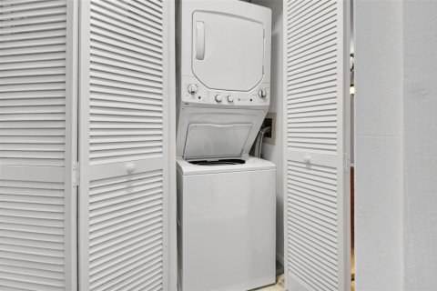 Купить кондоминиум в Маргит, Флорида 3 комнаты, 90.12м2, № 2083705 - фото 22