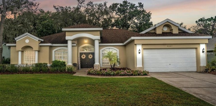 House in Plant City, Florida 4 bedrooms, 201.51 sq.m. № 2197570
