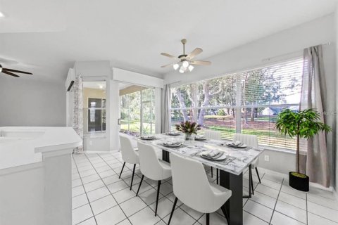 House in Plant City, Florida 4 bedrooms, 201.51 sq.m. № 2197570 - photo 12