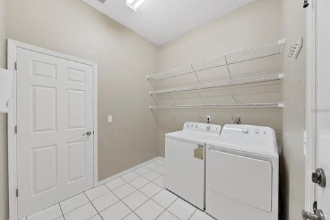 House in Plant City, Florida 4 bedrooms, 201.51 sq.m. № 2197570 - photo 21