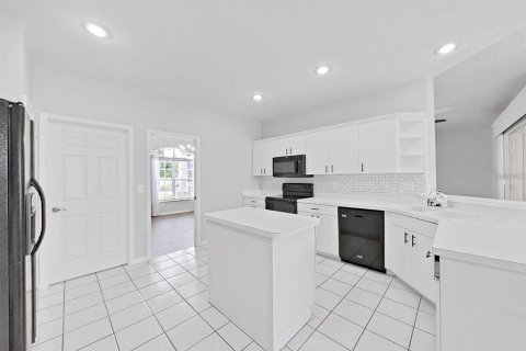 House in Plant City, Florida 4 bedrooms, 201.51 sq.m. № 2197570 - photo 9