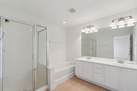 Townhouse in Orlando, Florida 2 bedrooms, 191.29 sq.m. № 2099182 - photo 15