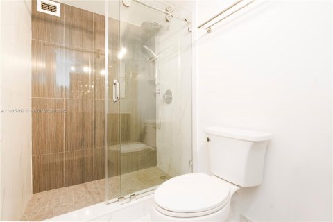 Condominio en alquiler en Miami Beach, Florida, 1 dormitorio, 84.54 m2 № 1931362 - foto 13