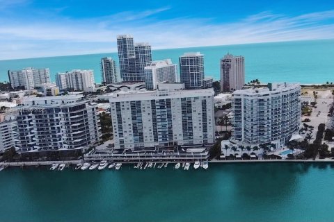 Condominio en alquiler en Miami Beach, Florida, 1 dormitorio, 84.54 m2 № 1931362 - foto 19