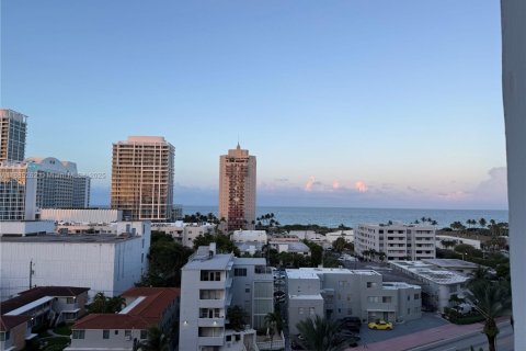 Condominio en alquiler en Miami Beach, Florida, 1 dormitorio, 84.54 m2 № 1931362 - foto 1