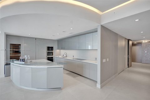 Снять в аренду кондоминиум в Санни-Айлс-Бич, Флорида 4 спальни, 302.4м2, № 1932738 - фото 14