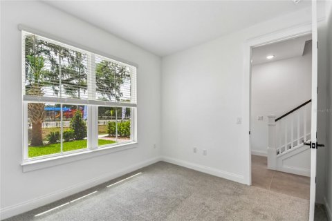 Townhouse in Oviedo, Florida 4 bedrooms, 188.13 sq.m. № 2092889 - photo 8
