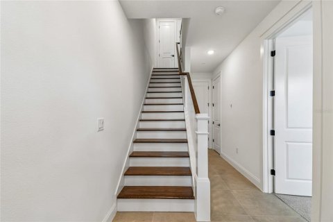 Townhouse in Oviedo, Florida 4 bedrooms, 188.13 sq.m. № 2092889 - photo 6