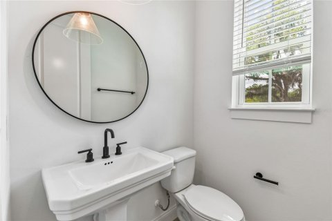 Townhouse in Oviedo, Florida 4 bedrooms, 188.13 sq.m. № 2092889 - photo 15