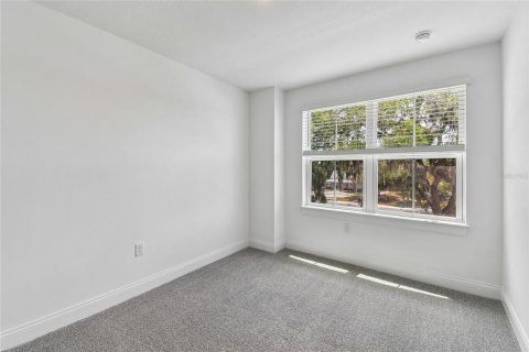 Townhouse in Oviedo, Florida 4 bedrooms, 188.13 sq.m. № 2092889 - photo 25