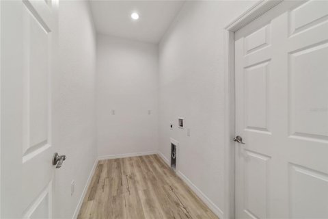 House in Ocala, Florida 3 bedrooms, 133.31 sq.m. № 1915151 - photo 19